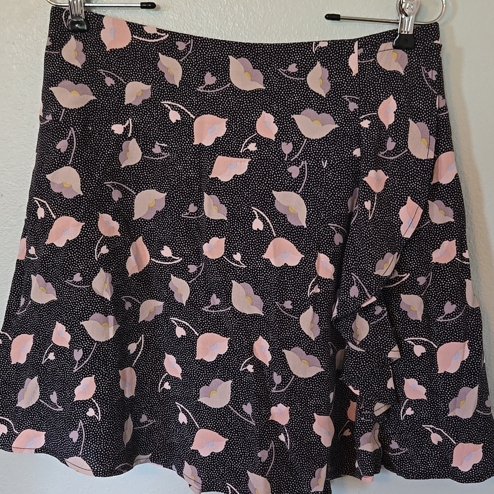 Loft Navy Floral Ruffle Skirt Size 6